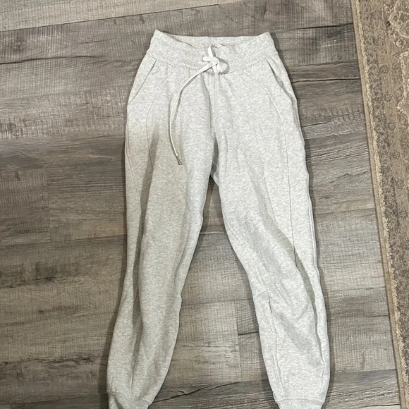 Lululemon Athletica Light Gray Kids Joggers - Picture 1 of 3